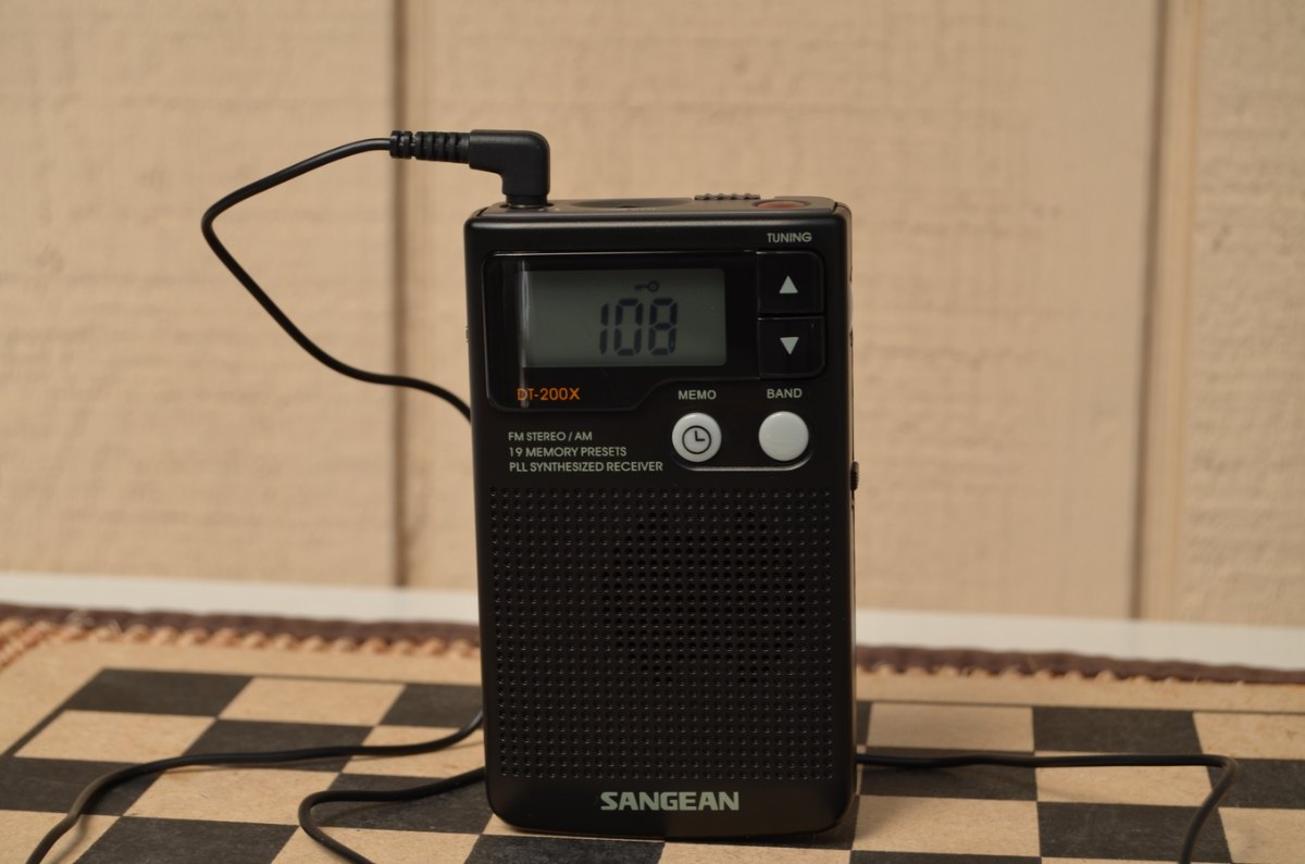 Sangean DT-200X review: a digital pocket radio with a speaker